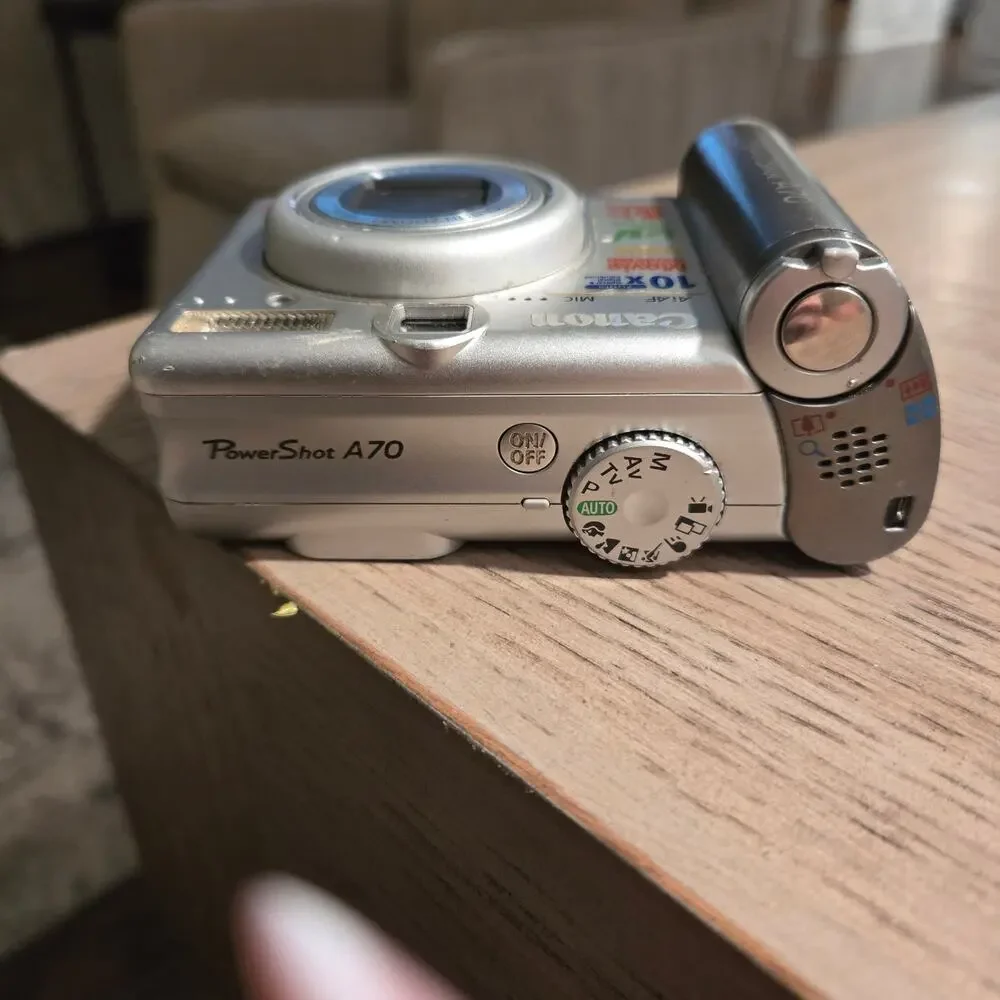 Canon PowerShot A70 10X Zoom 3.2 Mega Pixels NOT TESTED